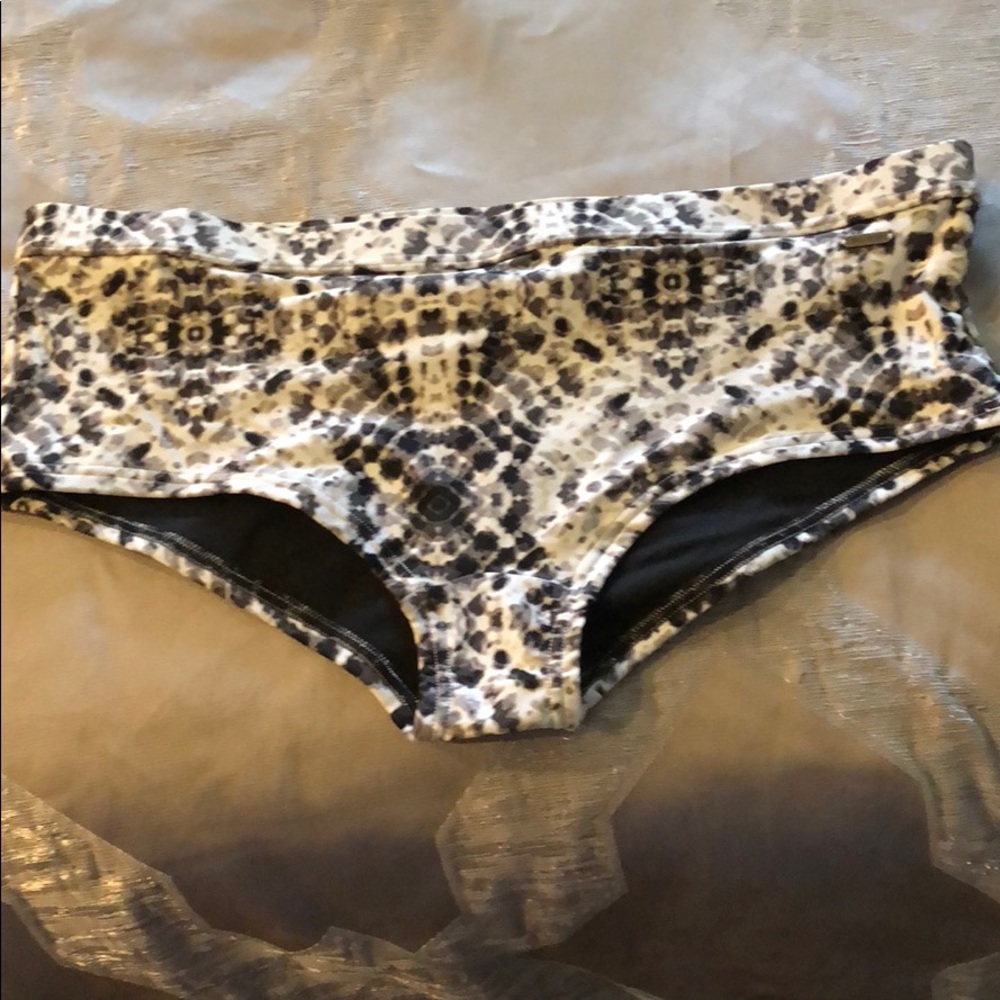 Bikini bottoms